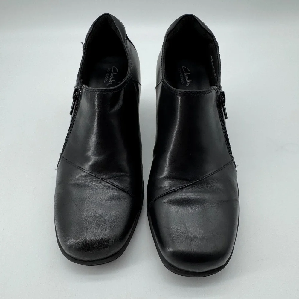 Clarks Bendables Booties Womens 7M Black Leather Side Zip Block Heel Comfort